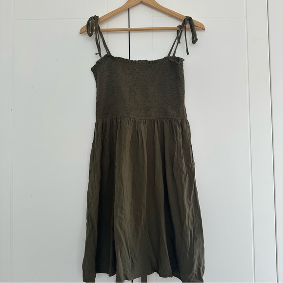 Green sundress - Picture 4 of 4